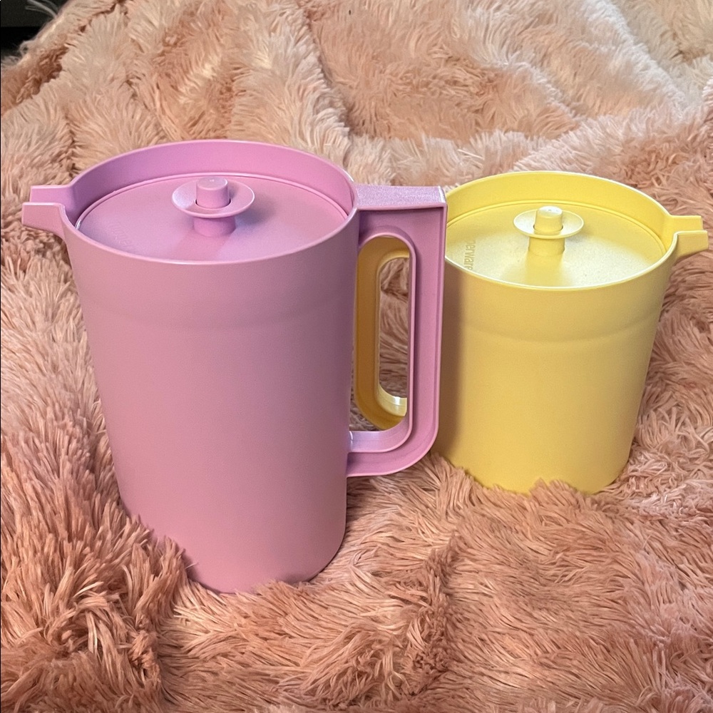 Tupperware Pastel Purple and Yellow Plastic Pitcher Set